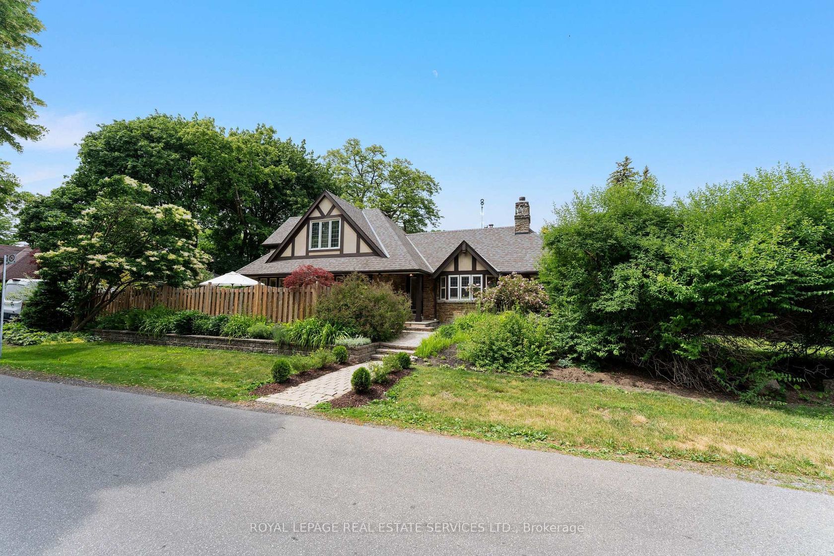 50 Brentwood Road S, Queensway, Toronto 