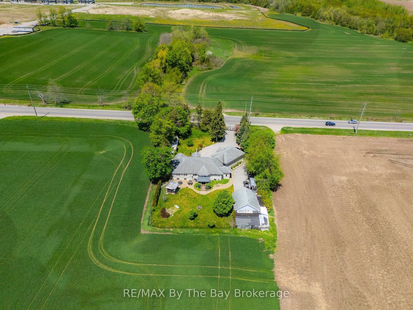 2569 Lockhart Road, Rural Innisfil, Innisfil photo number 2