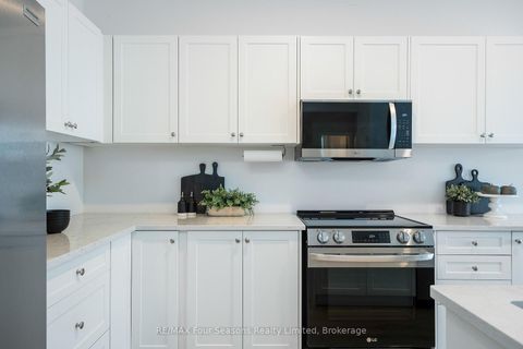Photo 5 at 248 Duncan Street, Stayner, Clearview