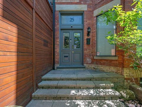Photo 1 at 25 Grange Avenue, Chinatown, Toronto