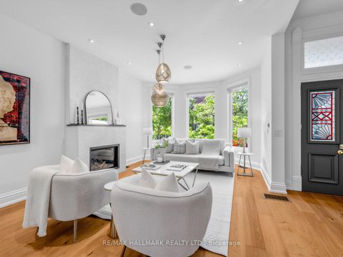 Photo 4 at 25 Grange Avenue, Chinatown, Toronto