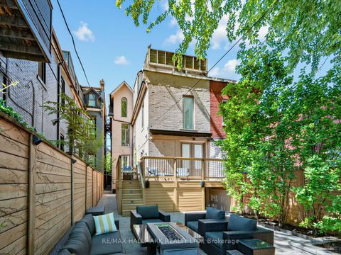Photo 20 at 25 Grange Avenue, Chinatown, Toronto