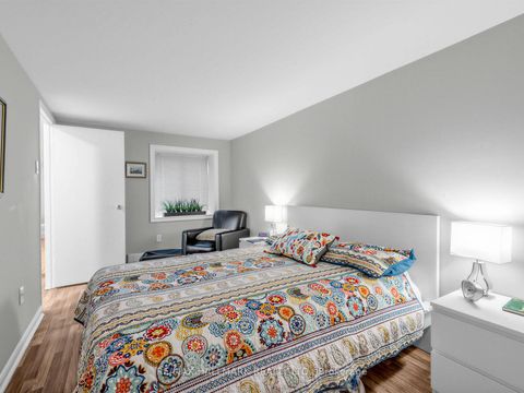 Photo 42 at 25 Grange Avenue, Chinatown, Toronto