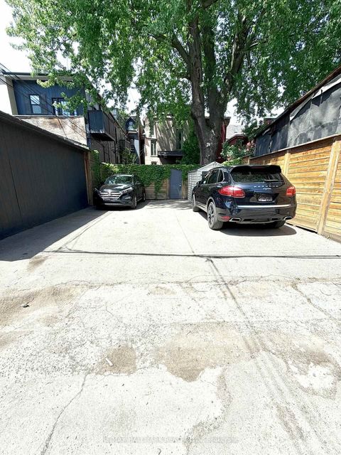 Photo 44 at 25 Grange Avenue, Chinatown, Toronto