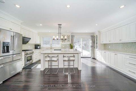 Photo 8 at 31 Bearwood Drive, Humber Valley, Toronto