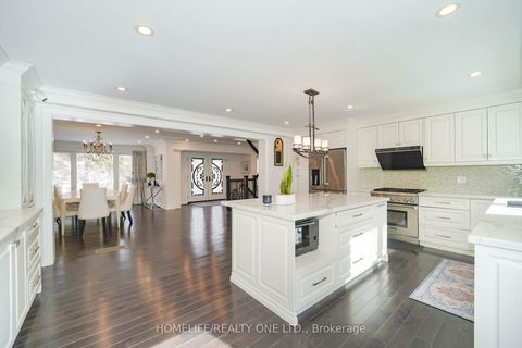 Photo 9 at 31 Bearwood Drive, Humber Valley, Toronto