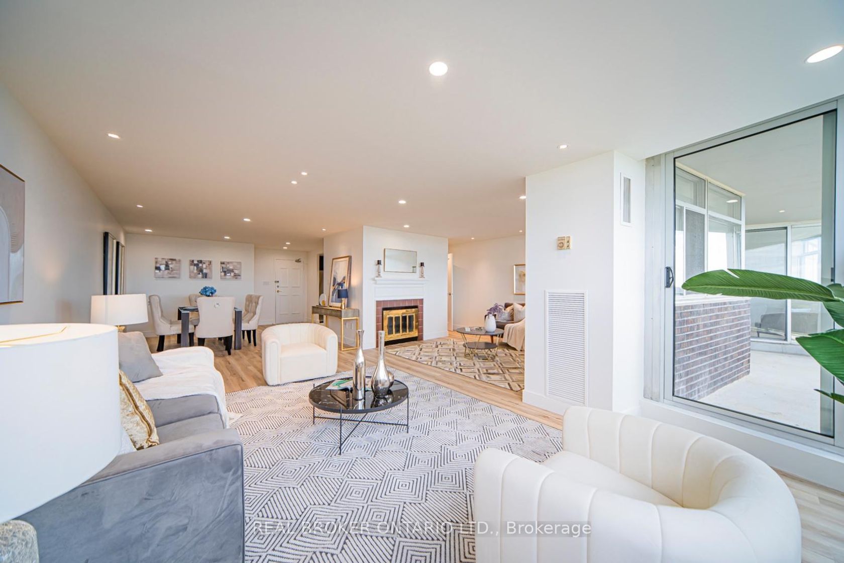 1901 - 3151 Bridletowne Circle, L'Amoreaux, Toronto 