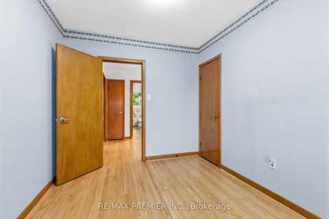 Photo 25 at 21 Halbadier Place, City Centre West, Toronto