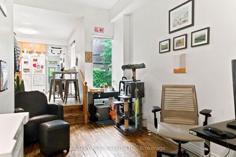 Photo 2 at 567 Ontario Street N, South St. James Town, Toronto
