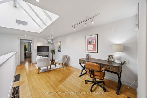 Photo 13 at 44 Castlefield Avenue, Eglinton, Toronto
