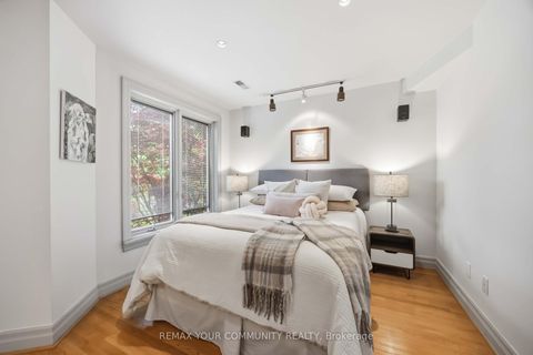 Photo 20 at 44 Castlefield Avenue, Eglinton, Toronto