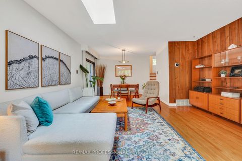 Photo 10 at 37 Sunplains Crescent, Markland Wood, Toronto
