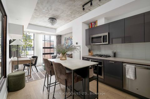 Photo 11 at 404 - 608 Richmond Street W, Waterfront Communities C1, Toronto
