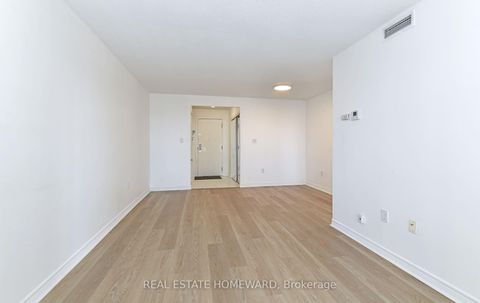 Photo 8 at 916 - 88 Grandview Way, Willowdale East, Toronto