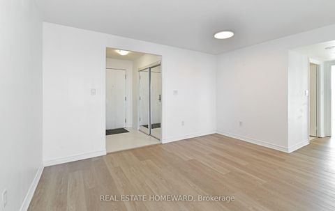 Photo 9 at 916 - 88 Grandview Way, Willowdale East, Toronto