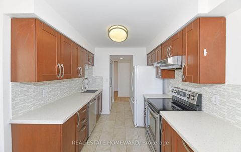 Photo 10 at 916 - 88 Grandview Way, Willowdale East, Toronto