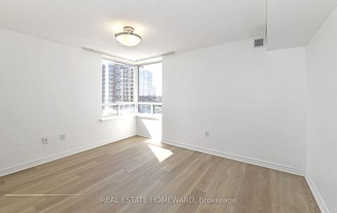 Photo 15 at 916 - 88 Grandview Way, Willowdale East, Toronto