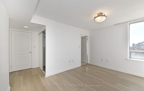 Photo 17 at 916 - 88 Grandview Way, Willowdale East, Toronto