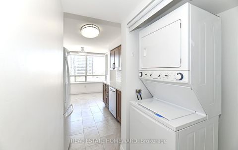 Photo 22 at 916 - 88 Grandview Way, Willowdale East, Toronto