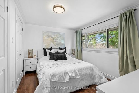 Photo 17 at 12 By Pass Court, Sullivan, Toronto