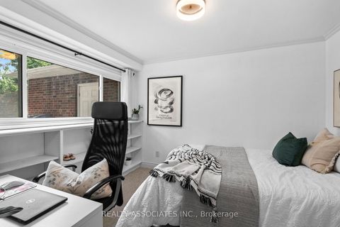 Photo 25 at 12 By Pass Court, Sullivan, Toronto