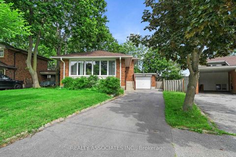 Photo 32 at 12 By Pass Court, Sullivan, Toronto