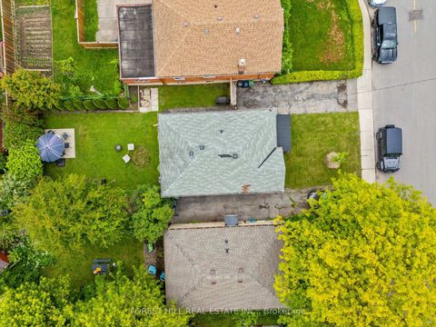 Photo 1 at 6 Barrett Road, Parkview, Toronto