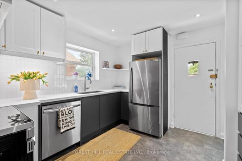 Photo 3 at 6 Barrett Road, Parkview, Toronto