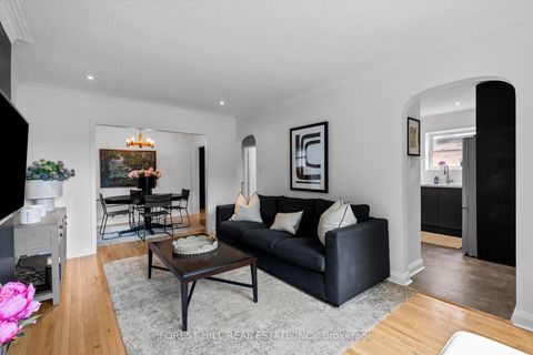 Photo 11 at 6 Barrett Road, Parkview, Toronto