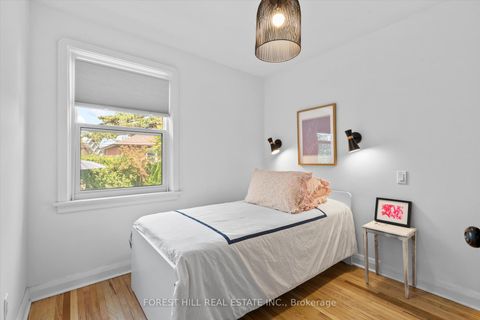 Photo 16 at 6 Barrett Road, Parkview, Toronto