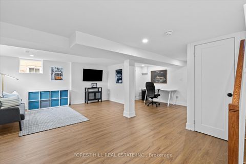 Photo 18 at 6 Barrett Road, Parkview, Toronto