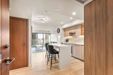Photo 10 at 2508 - 17 Bathurst Street, Waterfront Communities C1, Toronto