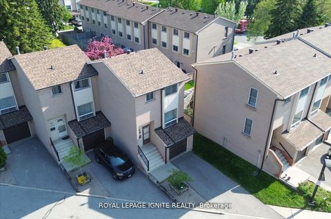 Photo 2 at 190 - 41 Collinsgrove Road, West Hill, Toronto