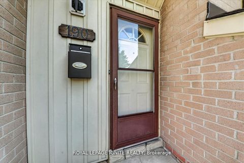 Photo 7 at 190 - 41 Collinsgrove Road, West Hill, Toronto