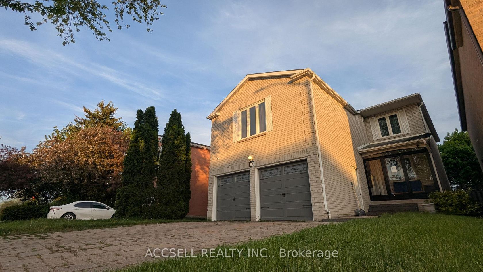 19 Joseph Aaron Boulevard, Brownridge, Vaughan photo 8