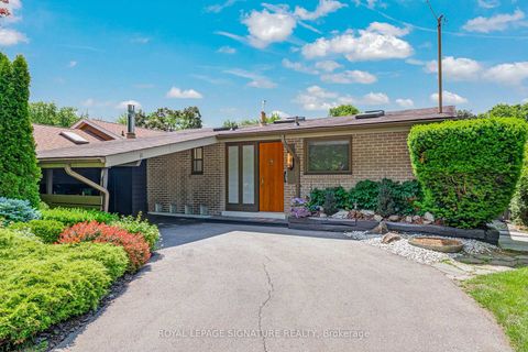 Photo 1 at 10 Oakley Boulevard, Bendale, Toronto