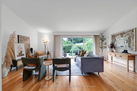 Photo 4 at 10 Oakley Boulevard, Bendale, Toronto