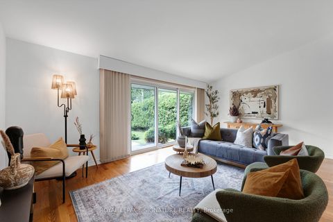 Photo 5 at 10 Oakley Boulevard, Bendale, Toronto