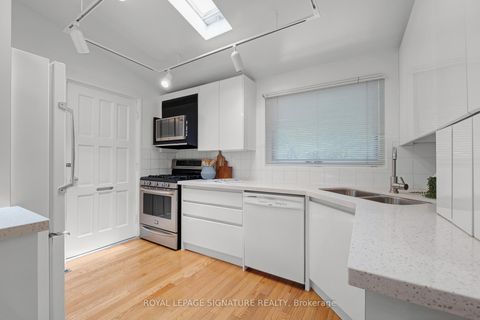 Photo 11 at 10 Oakley Boulevard, Bendale, Toronto