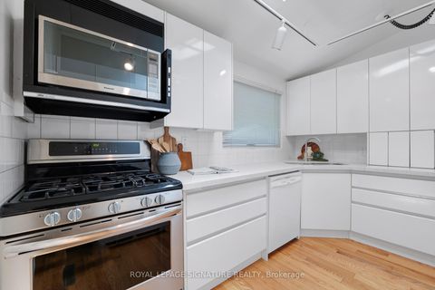 Photo 12 at 10 Oakley Boulevard, Bendale, Toronto