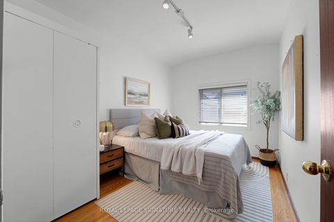Photo 17 at 10 Oakley Boulevard, Bendale, Toronto