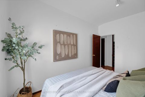 Photo 18 at 10 Oakley Boulevard, Bendale, Toronto
