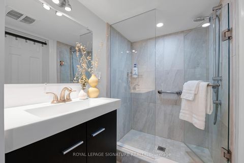 Photo 30 at 10 Oakley Boulevard, Bendale, Toronto