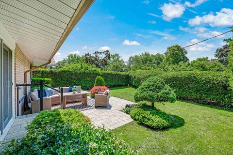 Photo 32 at 10 Oakley Boulevard, Bendale, Toronto