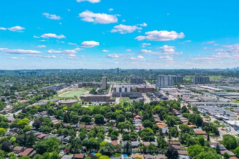 Photo 39 at 10 Oakley Boulevard, Bendale, Toronto