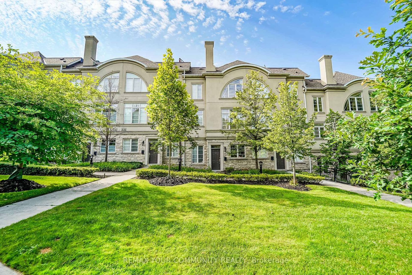 212 - 47 York Mills Road, York Mills, Toronto 