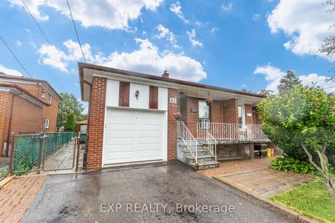 Photo 1 at 83 Green Bush Road, Newtonbrook West, Toronto