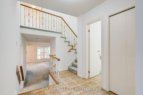Photo 2 at 83 Green Bush Road, Newtonbrook West, Toronto