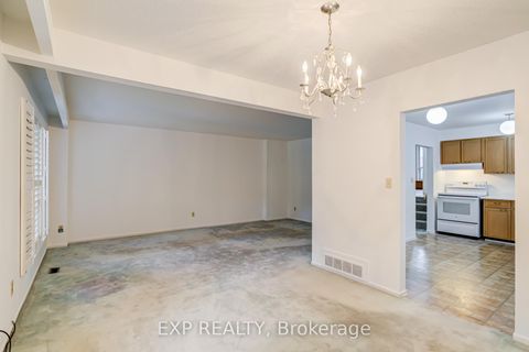 Photo 7 at 83 Green Bush Road, Newtonbrook West, Toronto