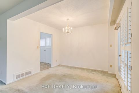Photo 8 at 83 Green Bush Road, Newtonbrook West, Toronto